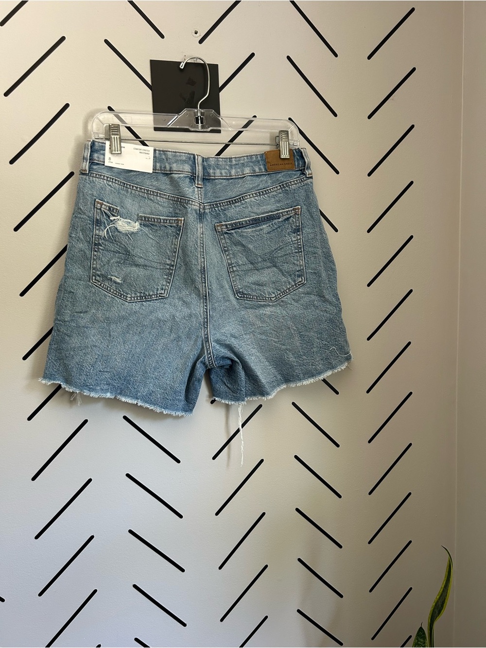 NWT American eagle baggy mom short stretch comfort waist band distressed jean - Picture 3 of 6